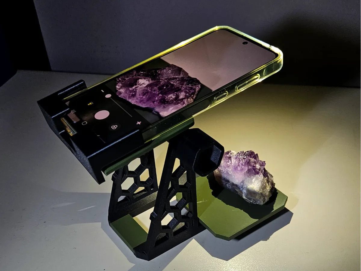 Phone Stand with Magnifier Lens Shelf