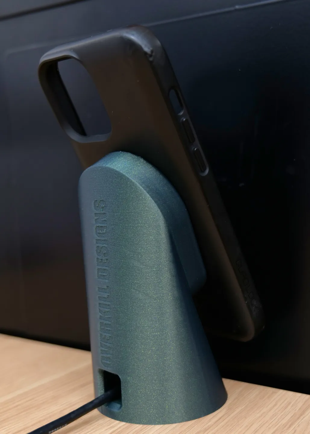 Quad Lock MagSafe Wireless Charger Stand, photo 2 of 4 - Quad Lock MagSafe Wireless Charger Stand Hobby & DIY