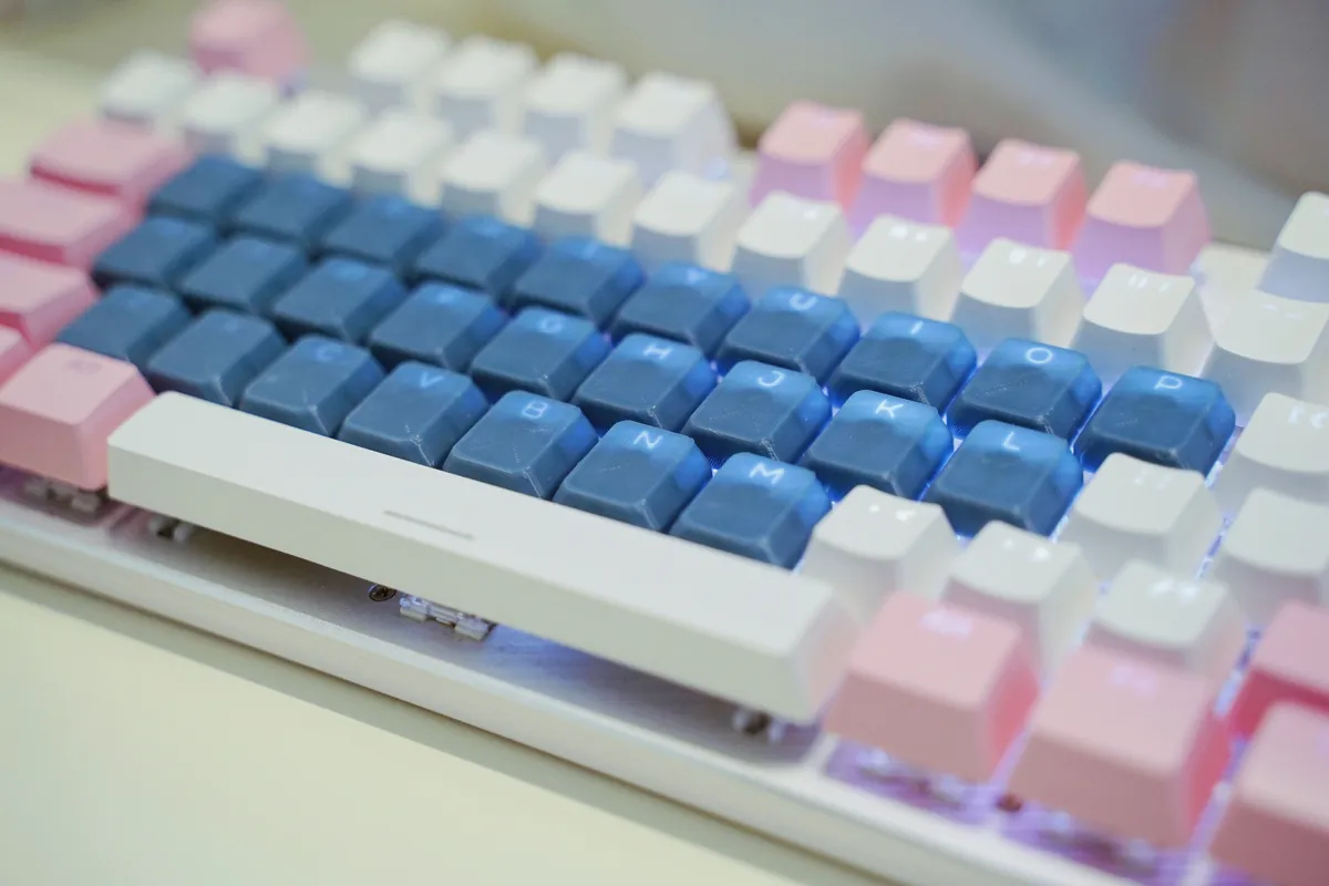 Translucent keycaps, photo 2 of 3 - Translucent keycaps Hobby & DIY