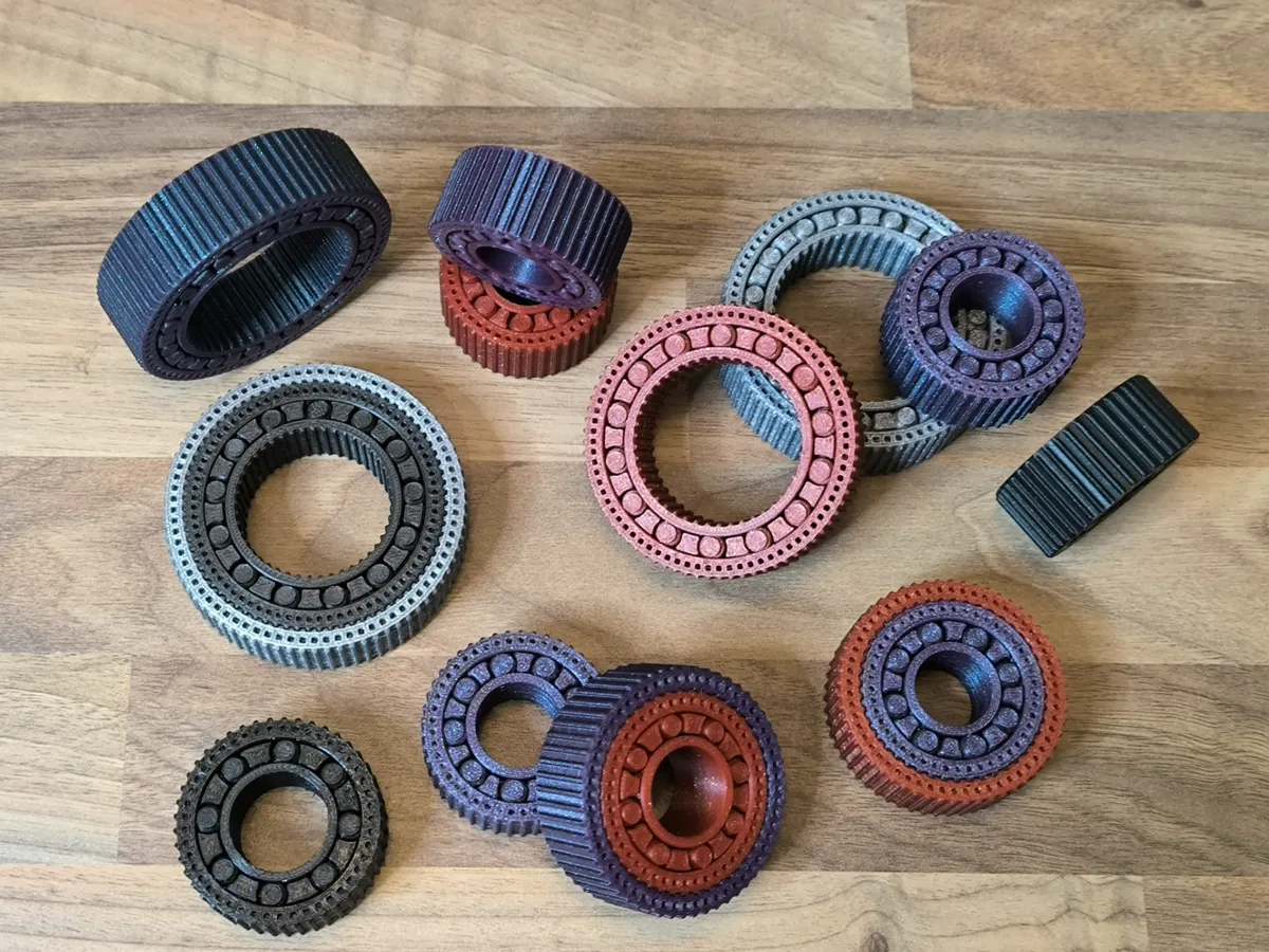 Micro Bearing Fidget Spinner, photo 3 of 4 - Micro Bearing Fidget Spinner Toys & Games
