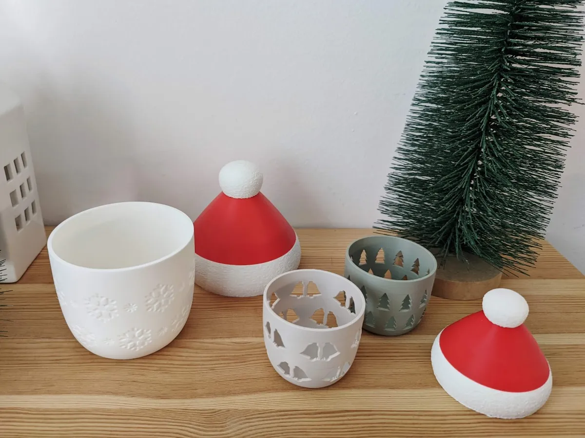 Santa bowls / tealight holders, photo 3 of 4 - Santa bowls / tealight holders Household