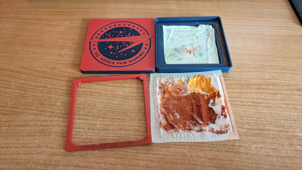 Wet palette with embedded magnets, photo 2 of 4 - Wet palette with embedded magnets Art & Craft Supplies