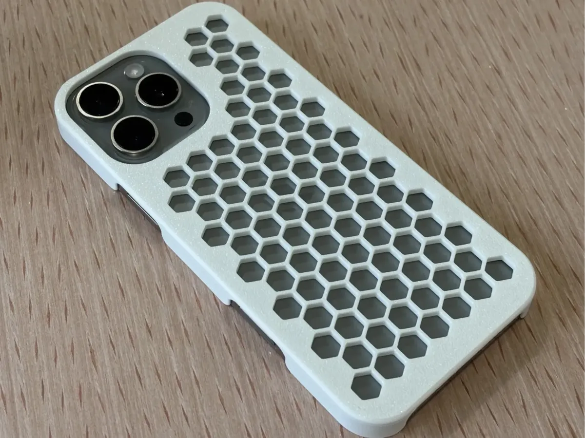 iPhone 16 Pro Max Honeycomb Case