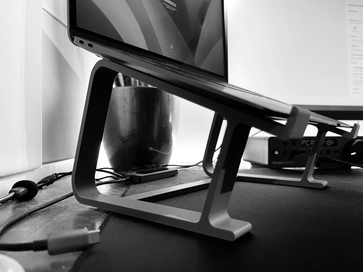 Laptop Stand - MacBook Air/MacBook Air M1