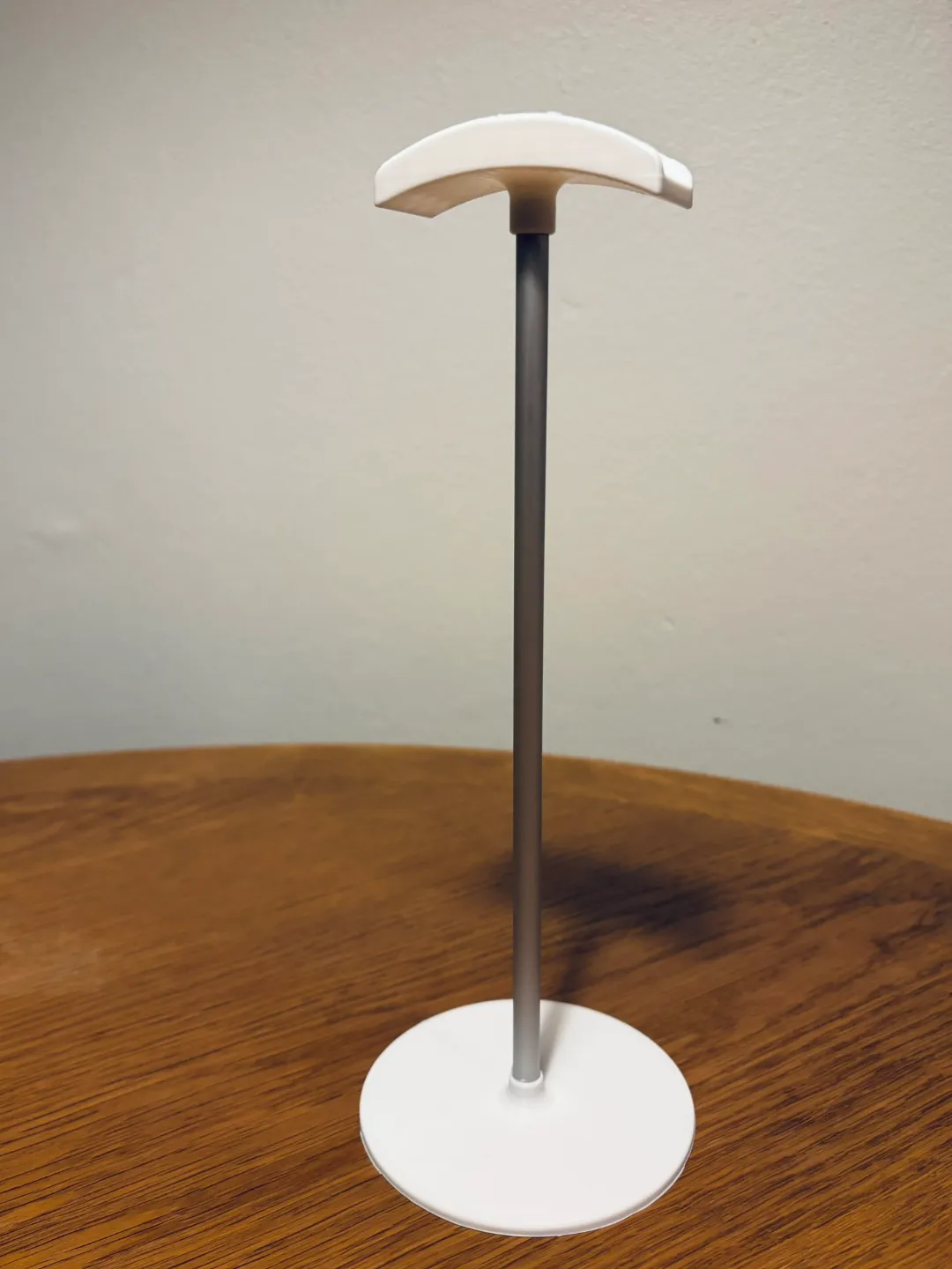 Minimalistic Headphone Stand, photo 2 of 4 - Minimalistic Headphone Stand Mobile & Device Accessories
