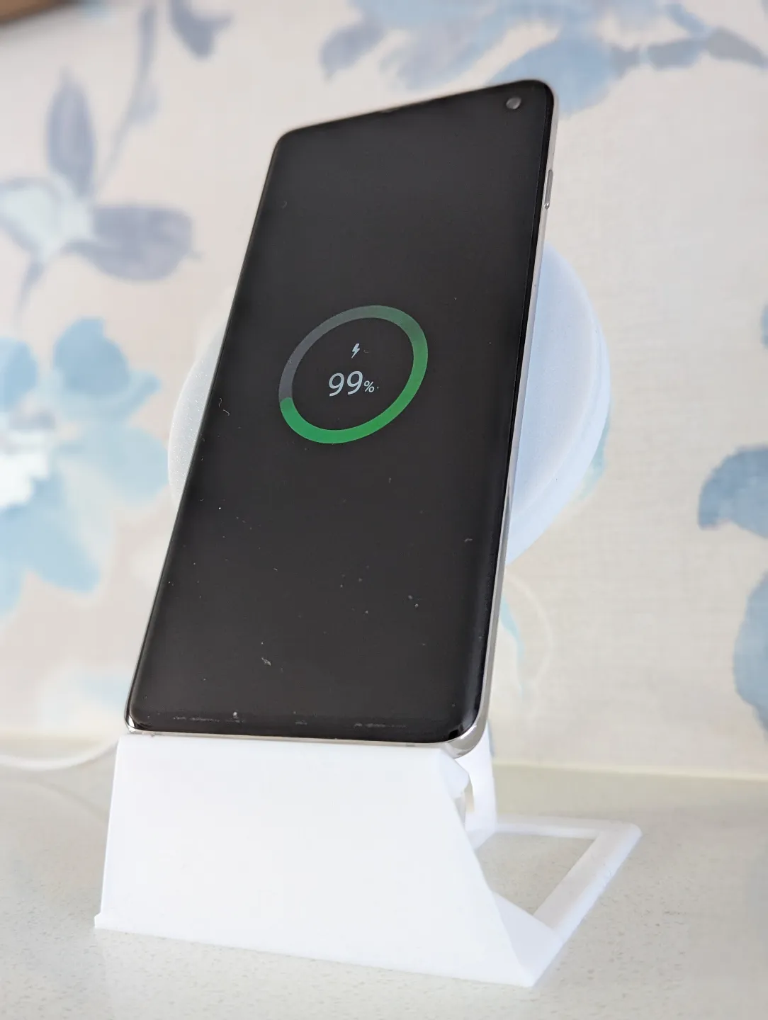 IKEA Livboj Wireless charger phone stand & cover, photo 4 of 4 - IKEA Livboj Wireless charger phone stand & cover Household