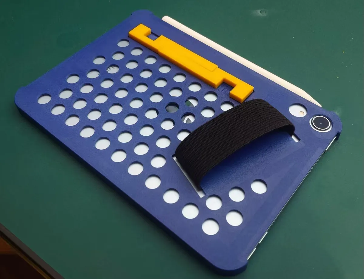 ipad mini 6&7 Wrist strap case with magnetic stand, photo 2 of 4 - ipad mini 6&7 Wrist strap case with magnetic stand Hobby & DIY