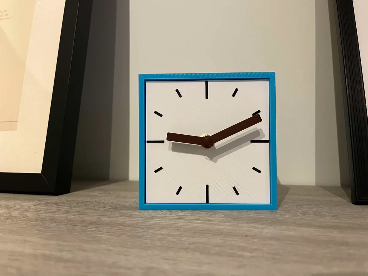 Modern desk clock, photo 2 of 4 - Modern desk clock Home Decor Items