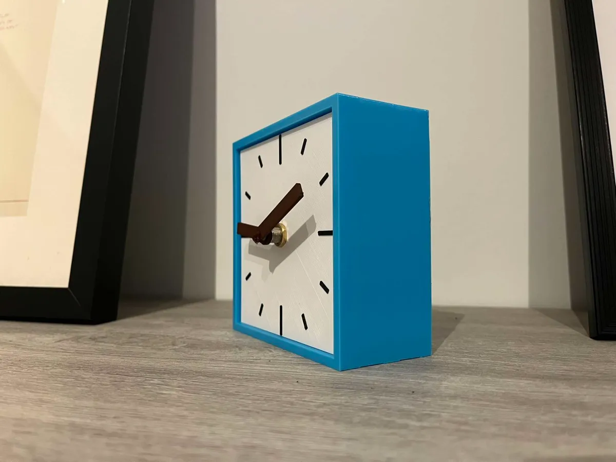 Modern desk clock, photo 3 of 4 - Modern desk clock Home Decor Items