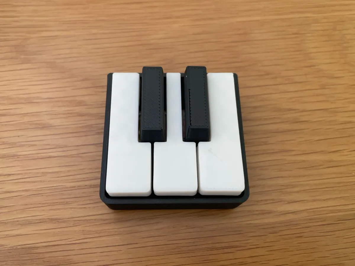 Piano Key Clicker, 5-Key Mini Keyboard Fidget - Keyboard Cases, Stands & Wrist Rests, in stock