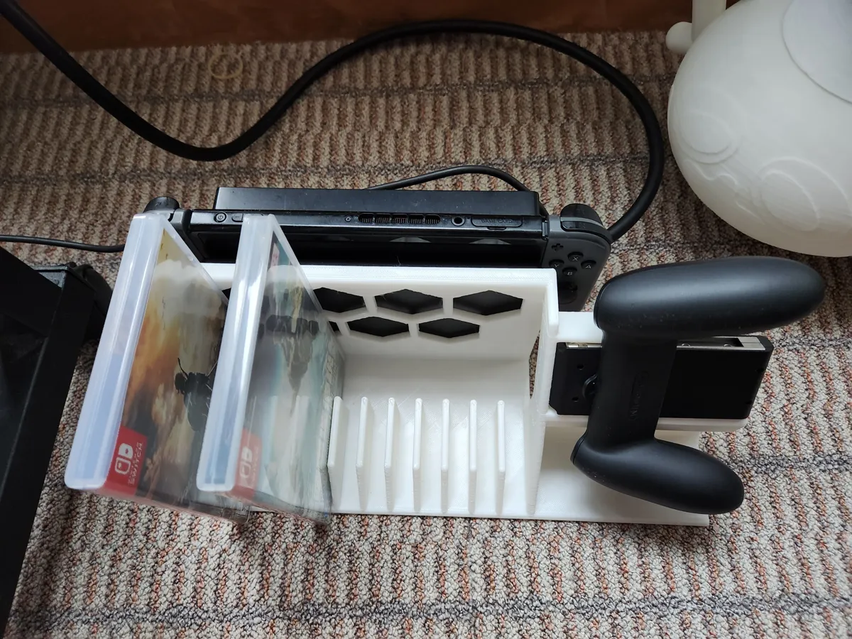 Switch Dock Cover with additional features, photo 3 of 4 - Switch Dock Cover with additional features Toys & Games