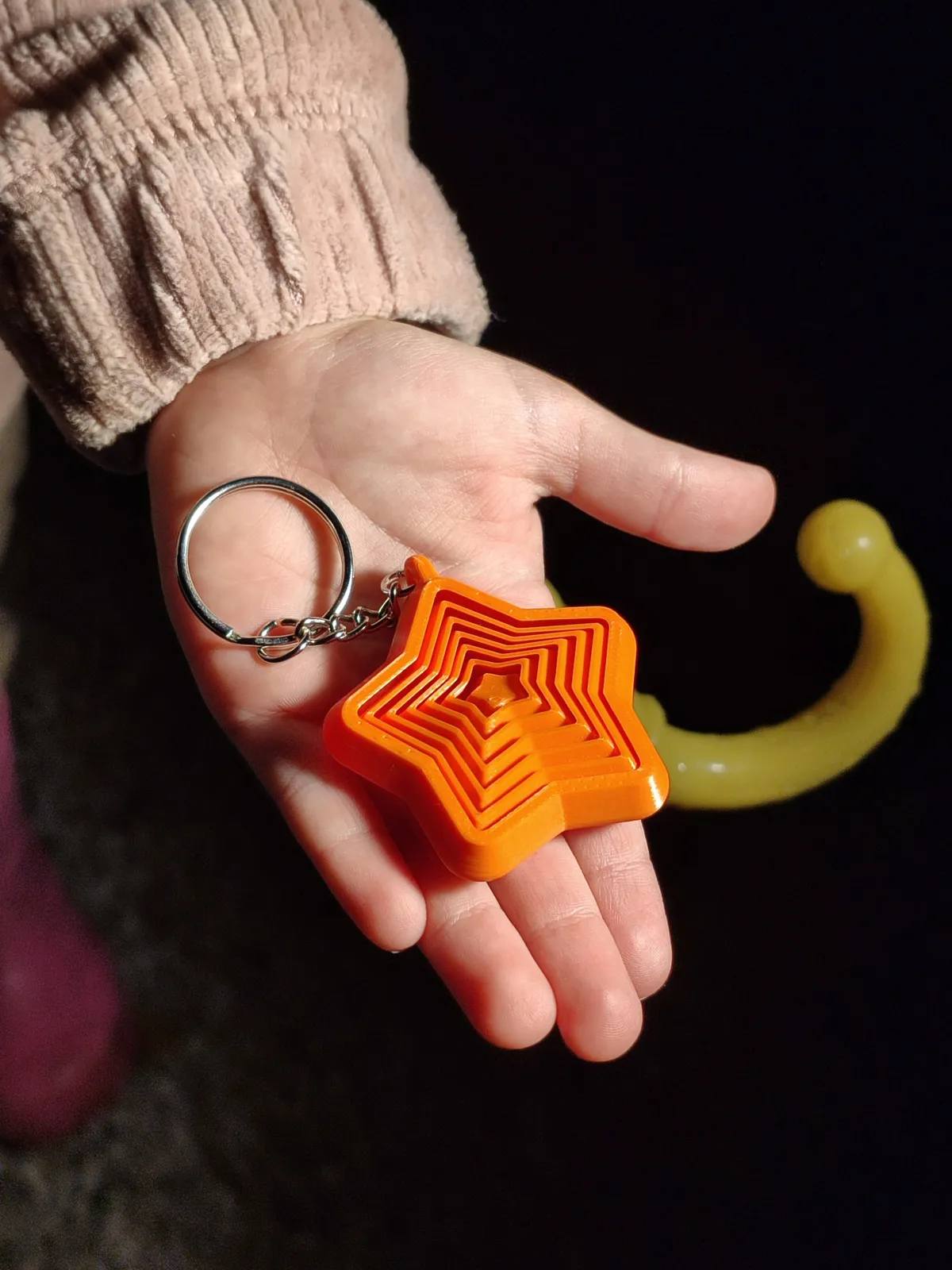 5‑Point Star Fidget Keychain, Toy, photo 3 of 4 - 5‑Point Star Fidget Keychain, Toy Keychains