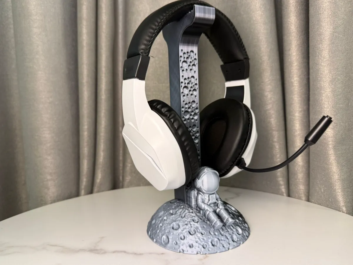 Headphone Stand, Astronaut on the Moon - Organizers, in stock in India
