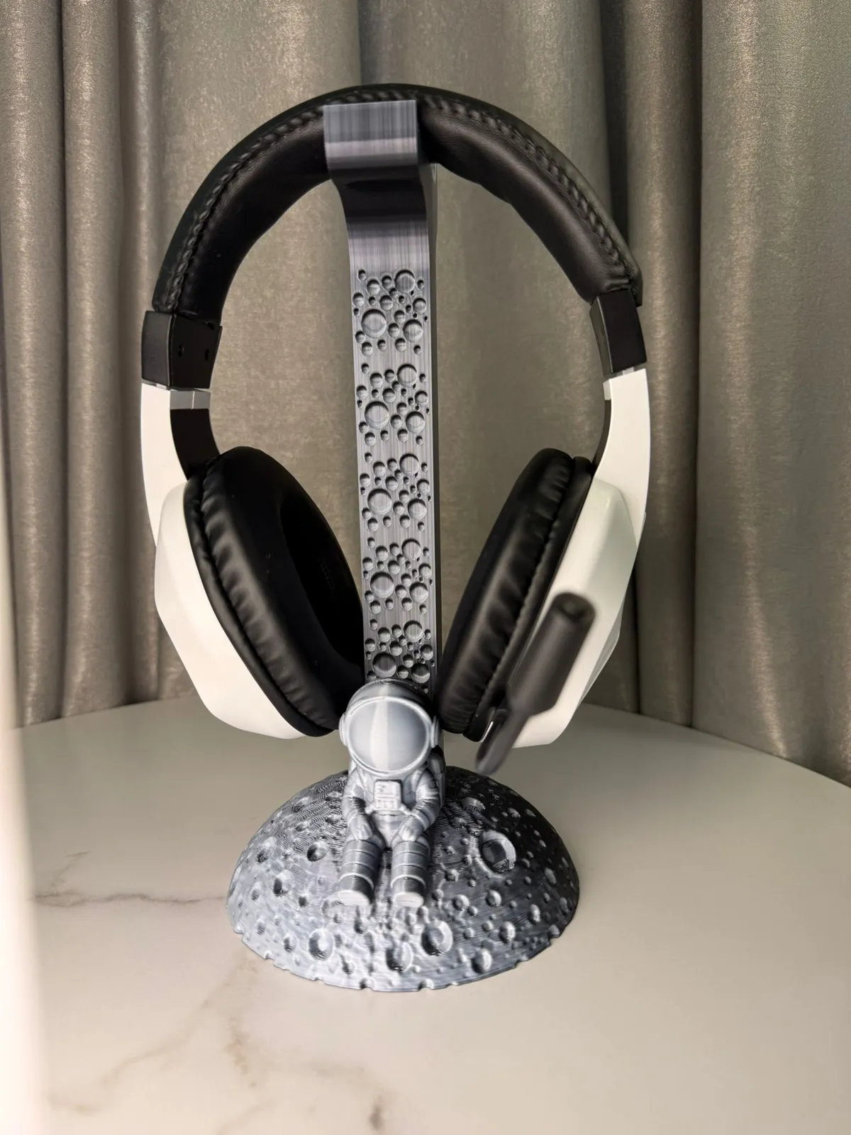 Headphone Stand, Astronaut on the Moon, photo 2 of 4 - Headphone Stand, Astronaut on the Moon Tools