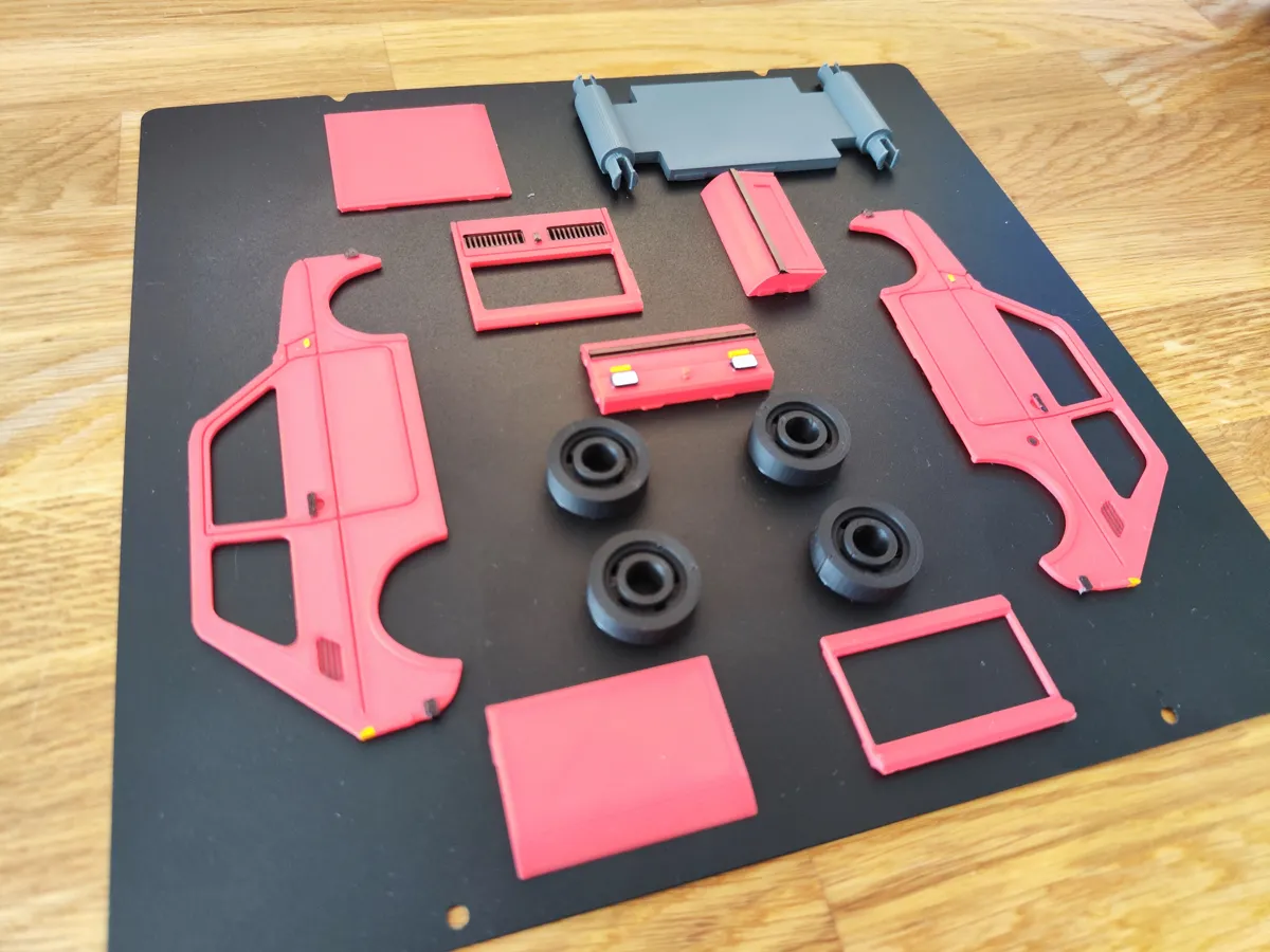FIAT 126P - MALUCH kit card - car model, photo 3 of 4 - FIAT 126P - MALUCH kit card - car model Toys & Games