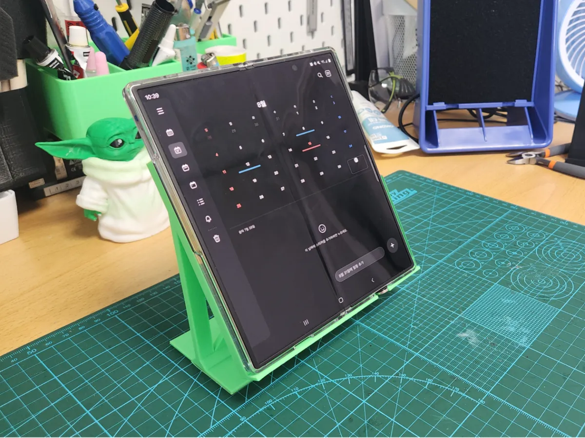 Universal foldable phone wireless charging stand - Office, in stock in India