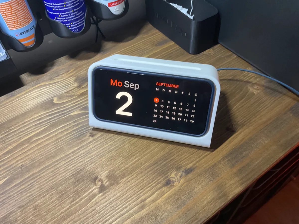 iPhone 15 Pro Max Dock with Case - Desk Mobile Stands, in stock