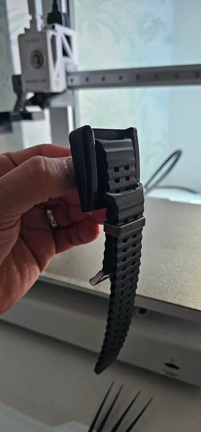 Galaxy Watch Ultra strap holder Skadis, photo 2 of 4 - Galaxy Watch Ultra strap holder Skadis Mobile & Device Accessories