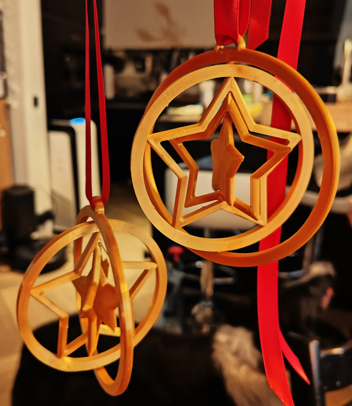 Spinning Christmas Ornament Star Gyro, photo 2 of 4 - Spinning Christmas Ornament Star Gyro Household