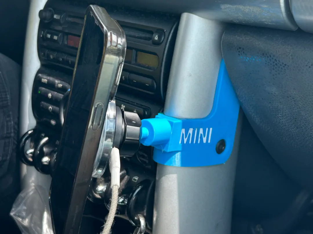 Mini Cooper R50/R53 Phone Mount