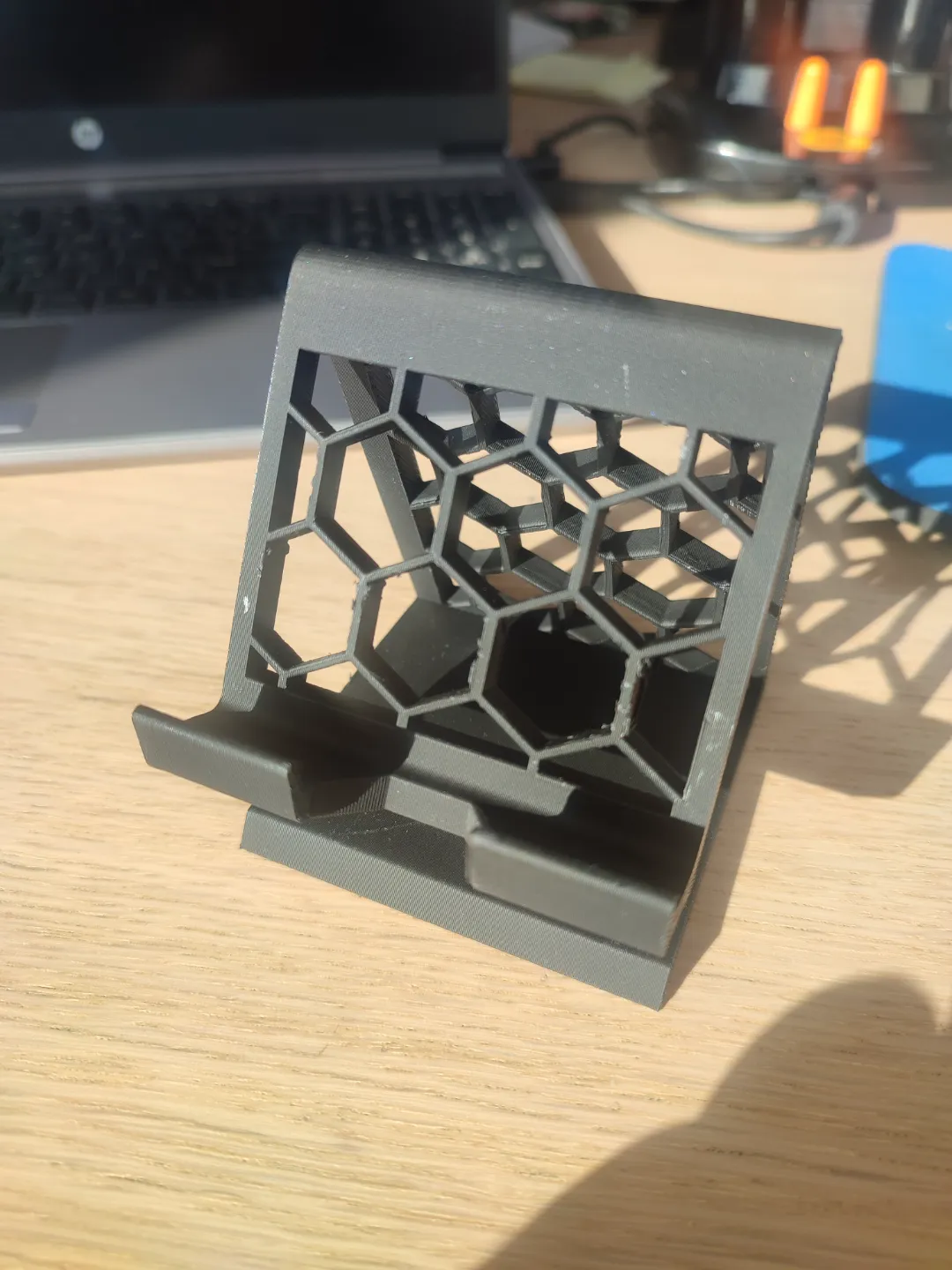 Hex Pattern Desk Phone Stand, photo 2 of 3 - Hex Pattern Desk Phone Stand Tools