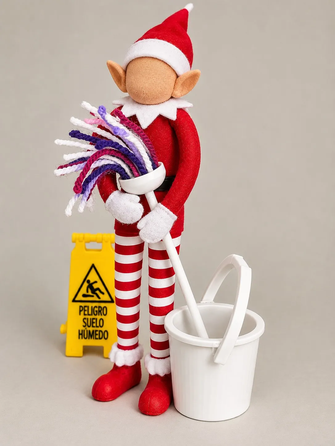Elf pranks, Broma Diaria #24 - Friega friega, photo 3 of 4 - Elf pranks, Broma Diaria #24 - Friega friega Toys & Games