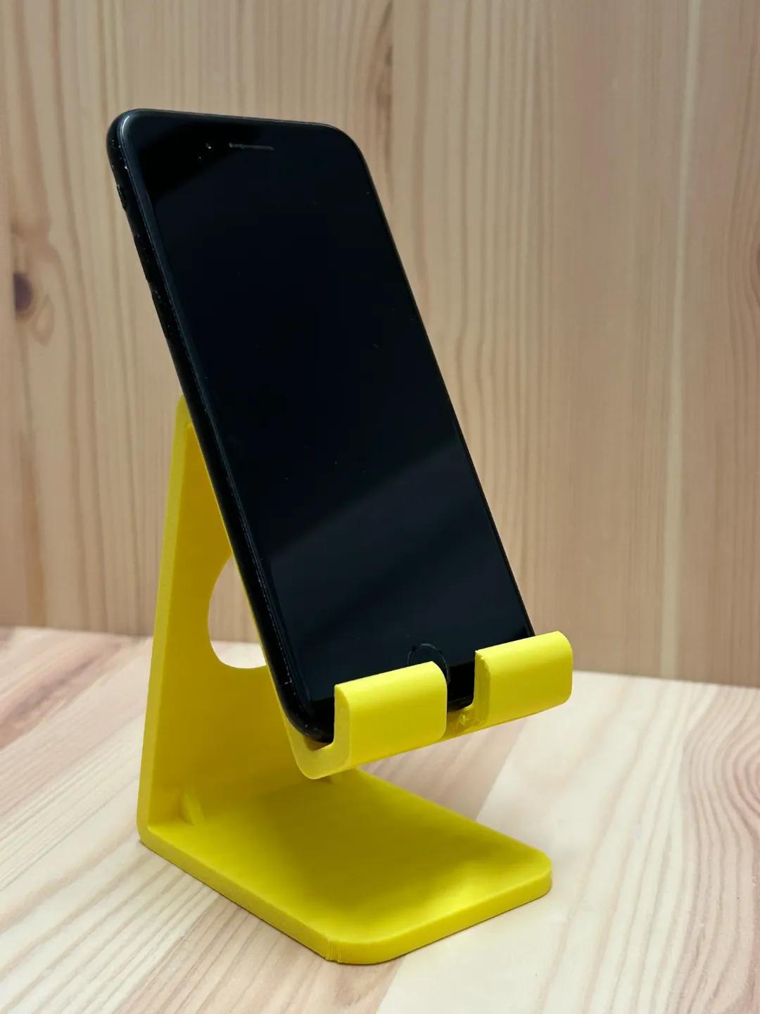 Simplistic Phone Stand, photo 3 of 4 - Simplistic Phone Stand Household
