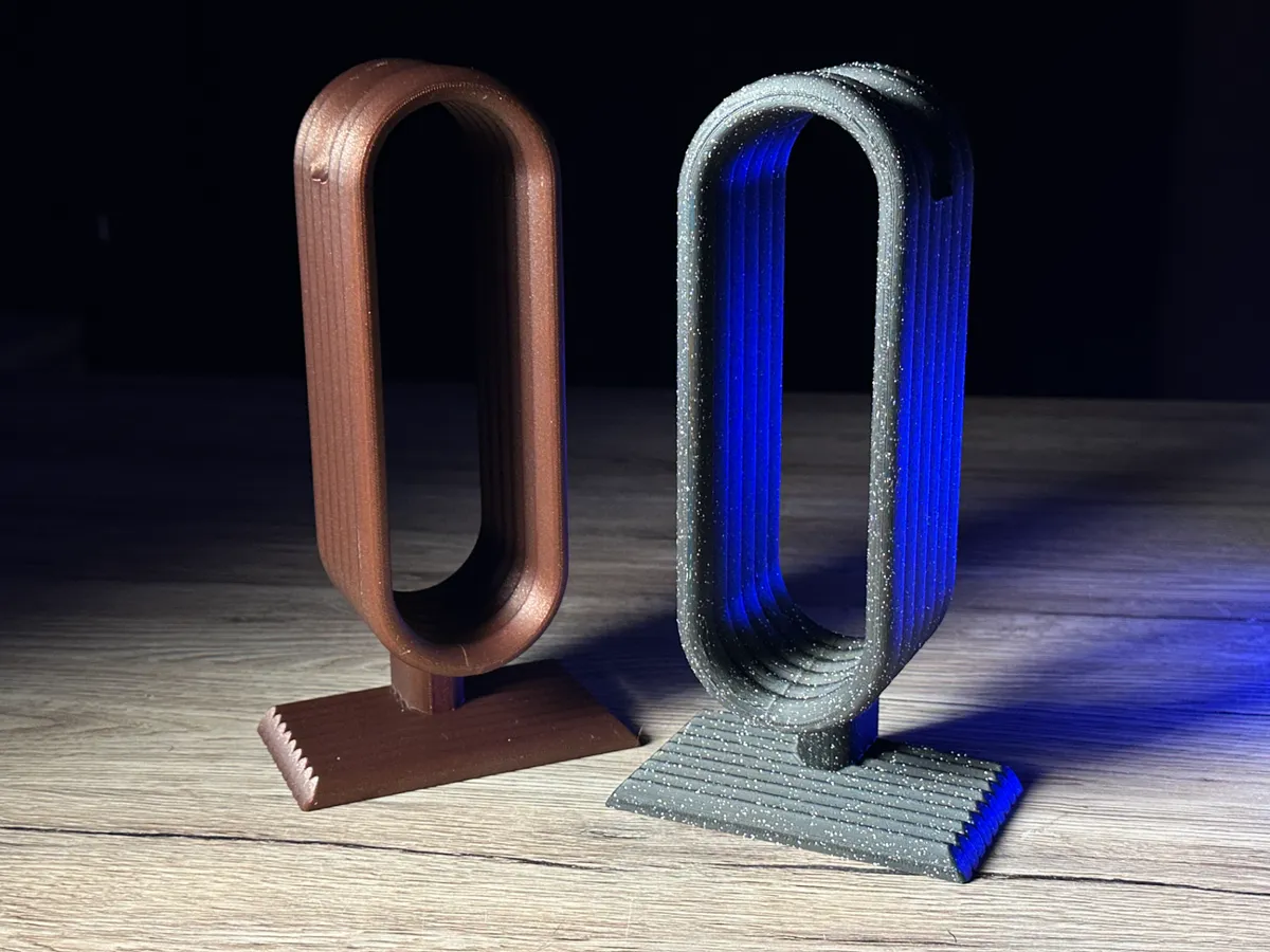 Modern Headphone Stand, photo 4 of 4 - Modern Headphone Stand Household