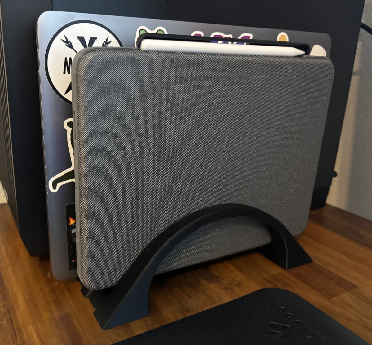Dual Laptop Stand for iPad and Macbook Pro - MacBook Stands, in stock