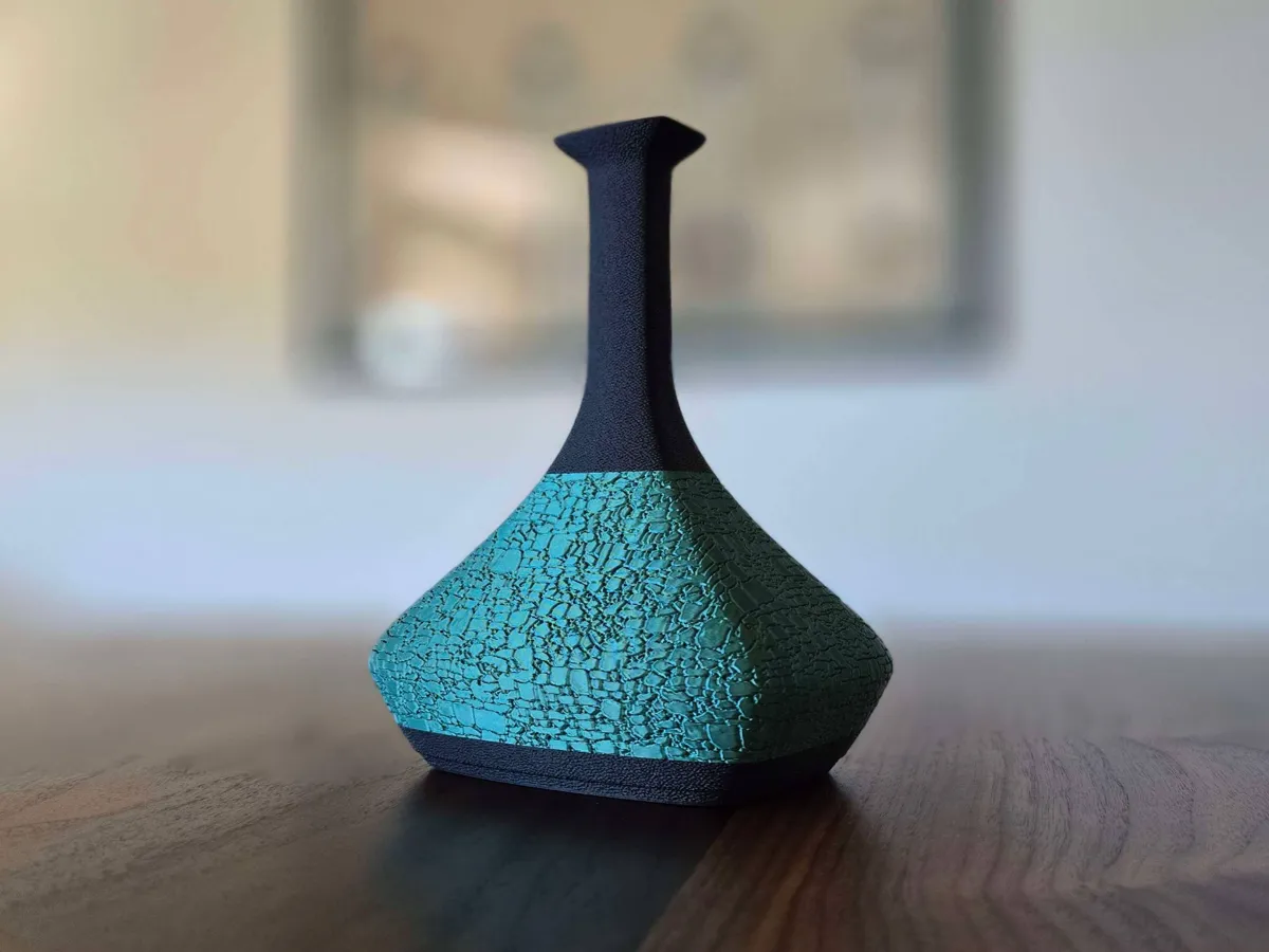 Hana Whisper flower vase