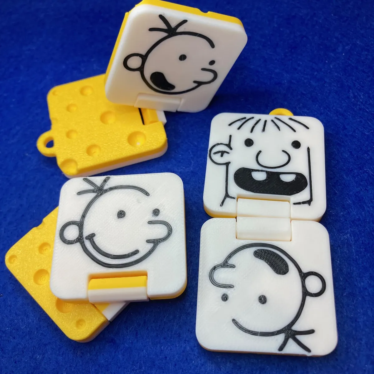 Diary Wimpy Kid Slider + Flip Fidget (+ Keychain), photo 3 of 4 - Diary Wimpy Kid Slider + Flip Fidget (+ Keychain) Keychains