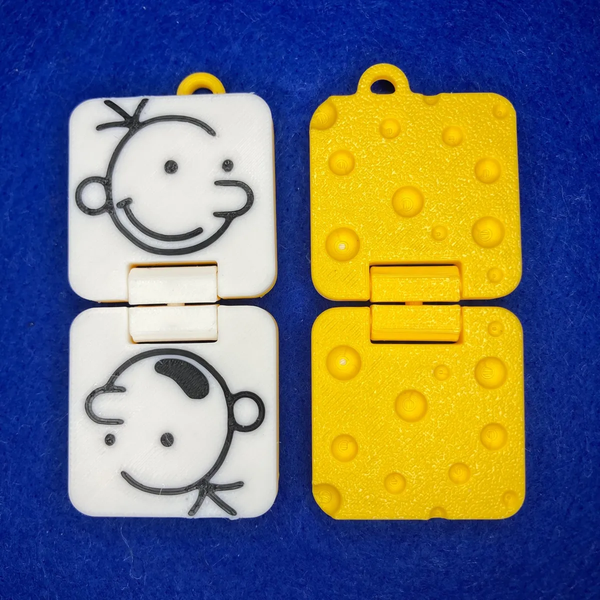 Diary Wimpy Kid Slider + Flip Fidget (+ Keychain), photo 4 of 4 - Diary Wimpy Kid Slider + Flip Fidget (+ Keychain) Keychains