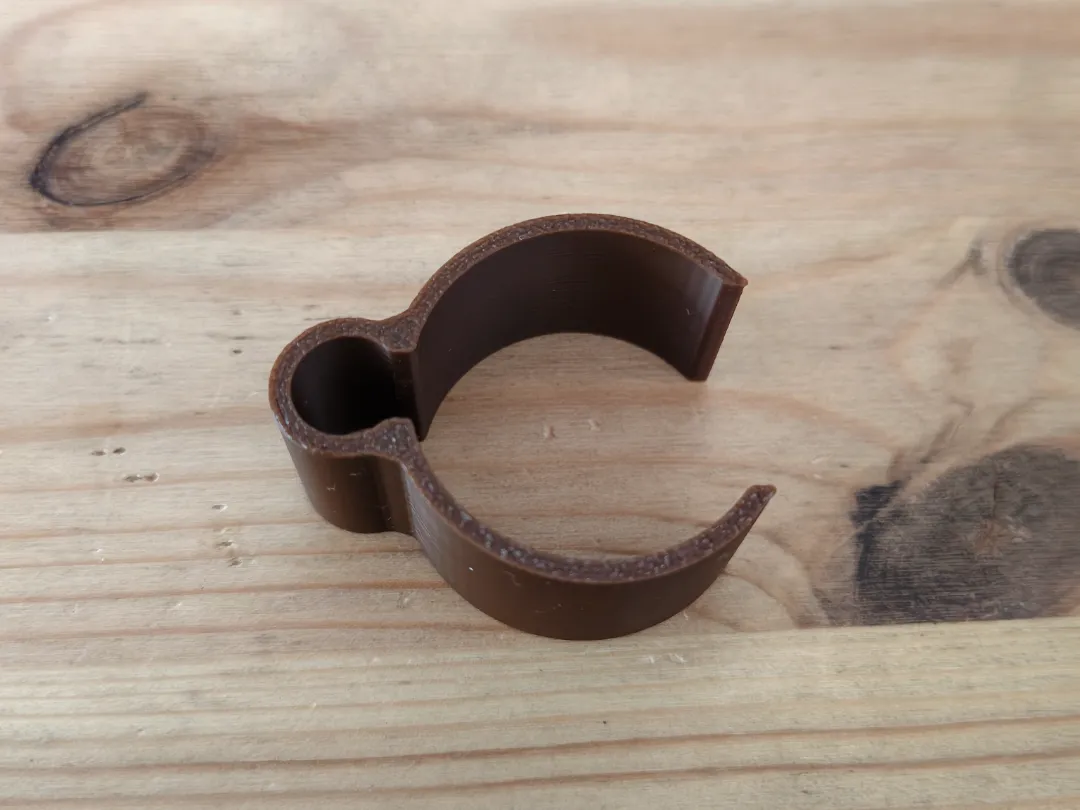 Clip guide-câble pour tube Ø39mm - Câble Ø10mm max - Organizers, in stock in India