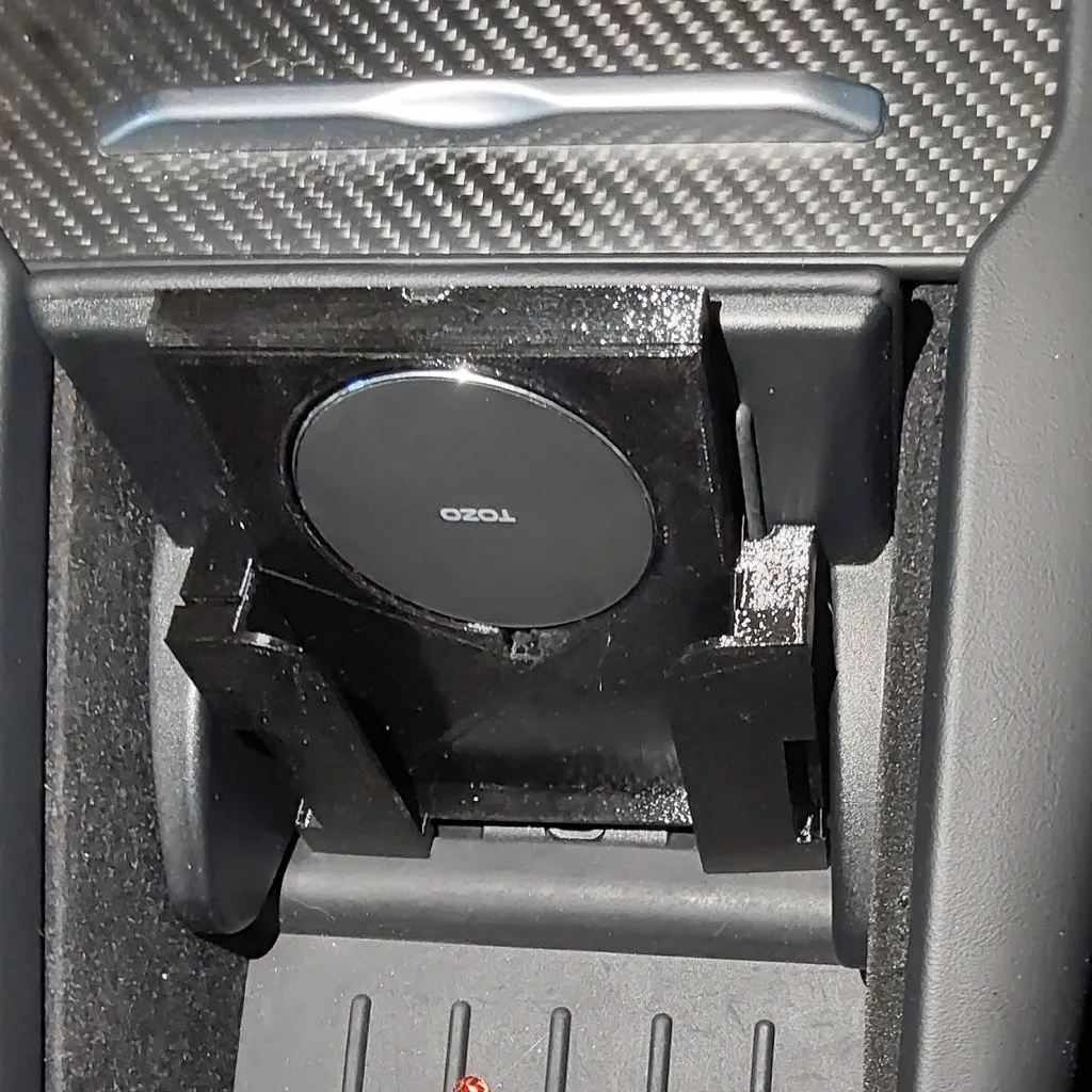 Tesla Model S/X Pixel 7 Pro Qi Wireless Dock, photo 2 of 3 - Tesla Model S/X Pixel 7 Pro Qi Wireless Dock Tools