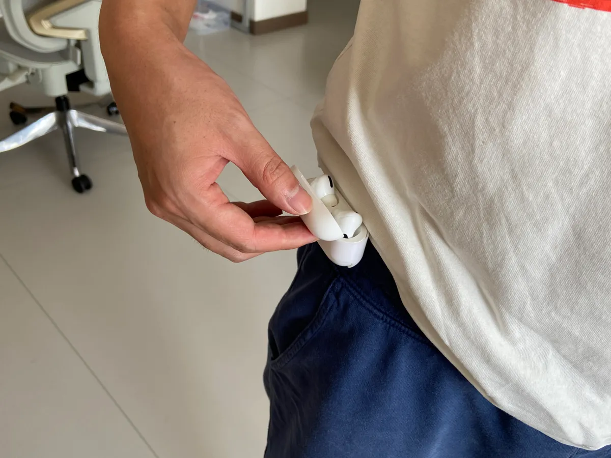 Airpods Pro waist clip, photo 4 of 4 - Airpods Pro waist clip Tools