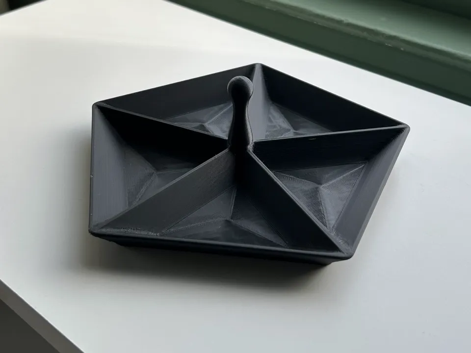 5 compartment token tray with handle