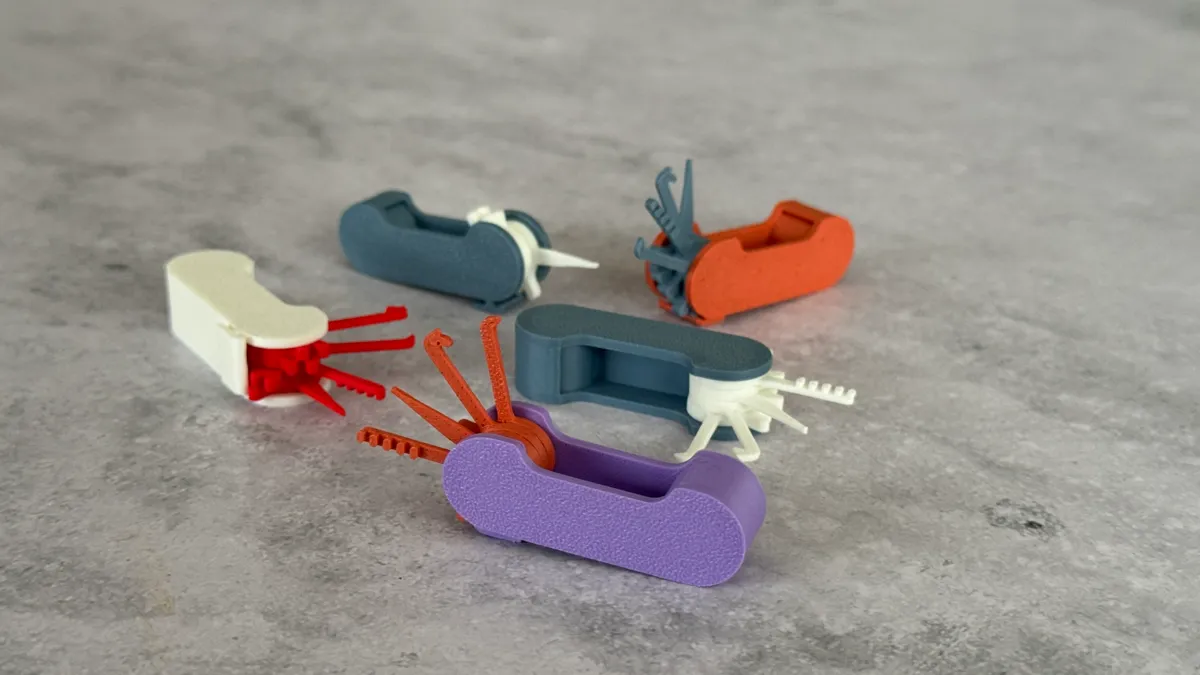 PortBud 4 in 1 - Earbuds and USB ports multitool, photo 2 of 4 - PortBud 4 in 1 - Earbuds and USB ports multitool Tools