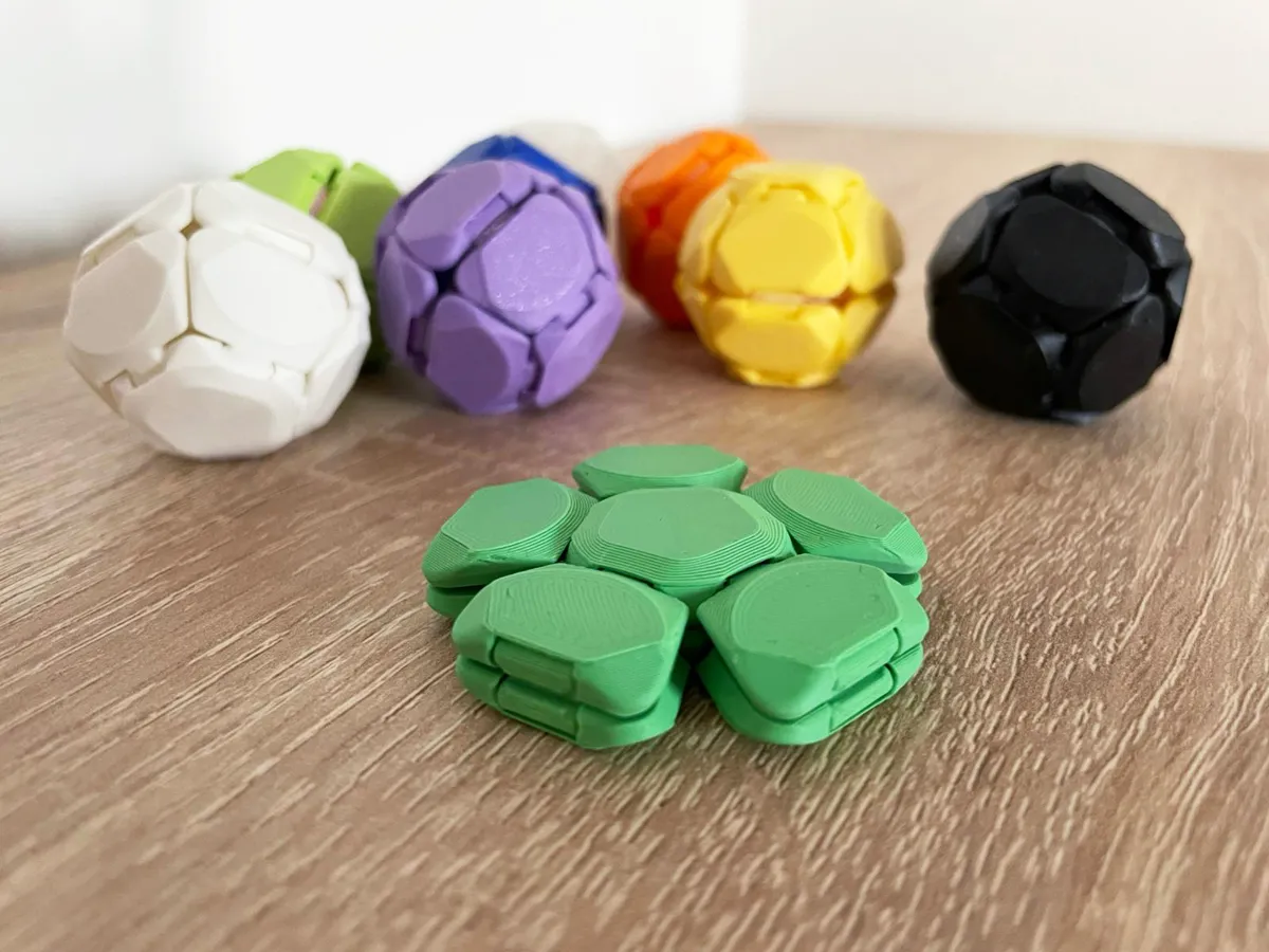 PentaClick - Clicker, photo 3 of 4 - PentaClick - Clicker Fidget & Sensory Toys