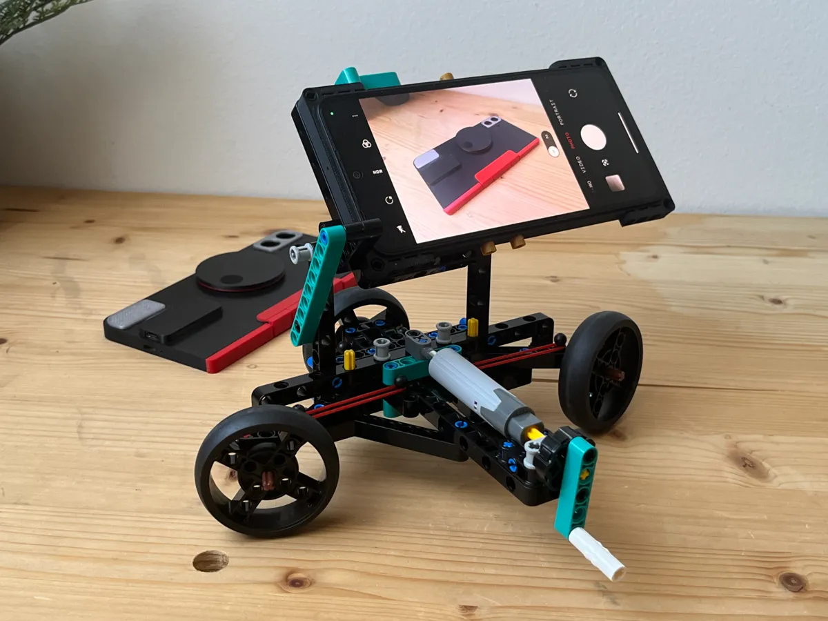 Buildable Phone - Technic, photo 3 of 4 - Buildable Phone - Technic Tools