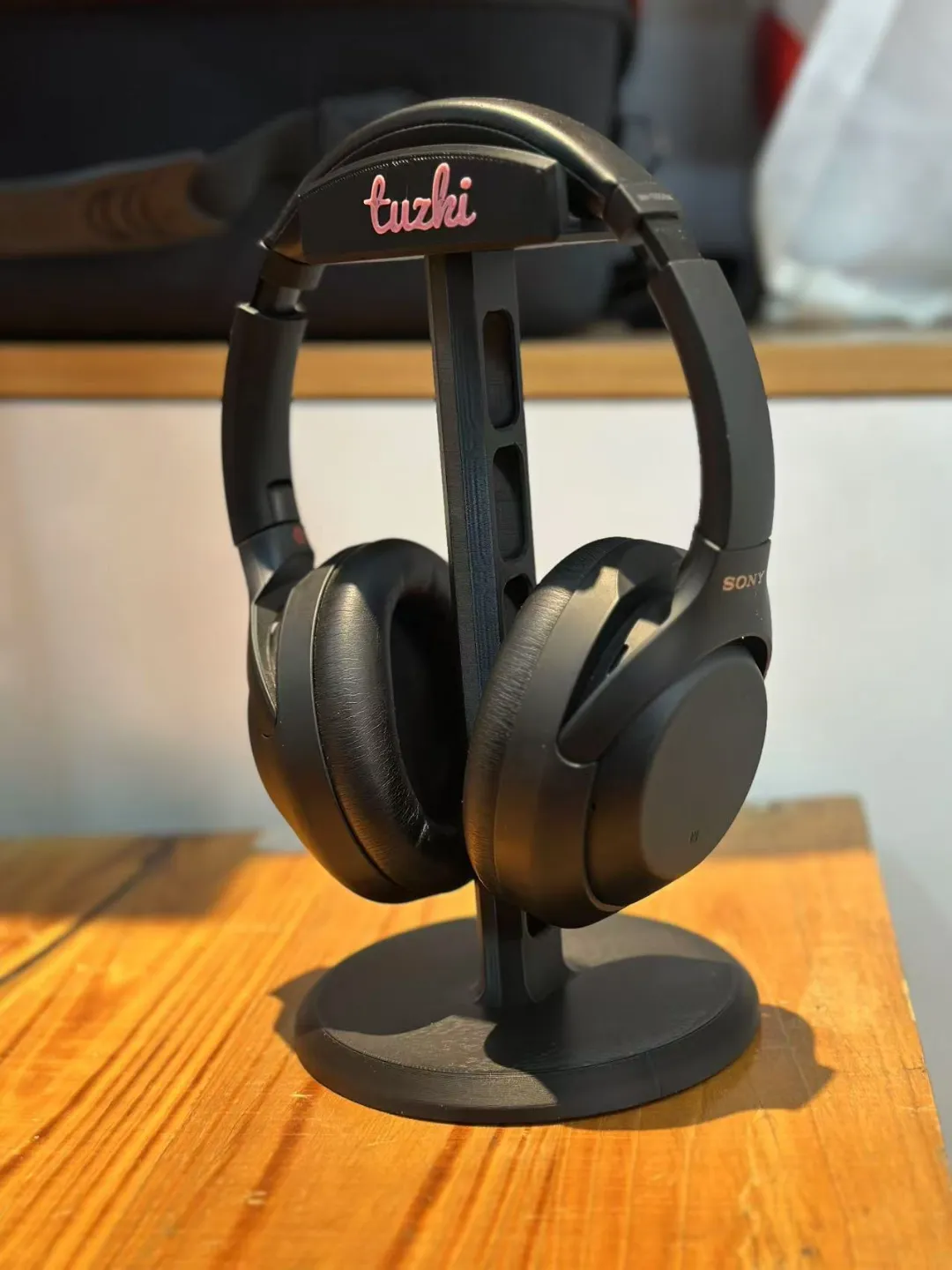 Stand-up headphone stand立式耳机架, photo 3 of 4 - Stand-up headphone stand立式耳机架 Mobile & Device Accessories