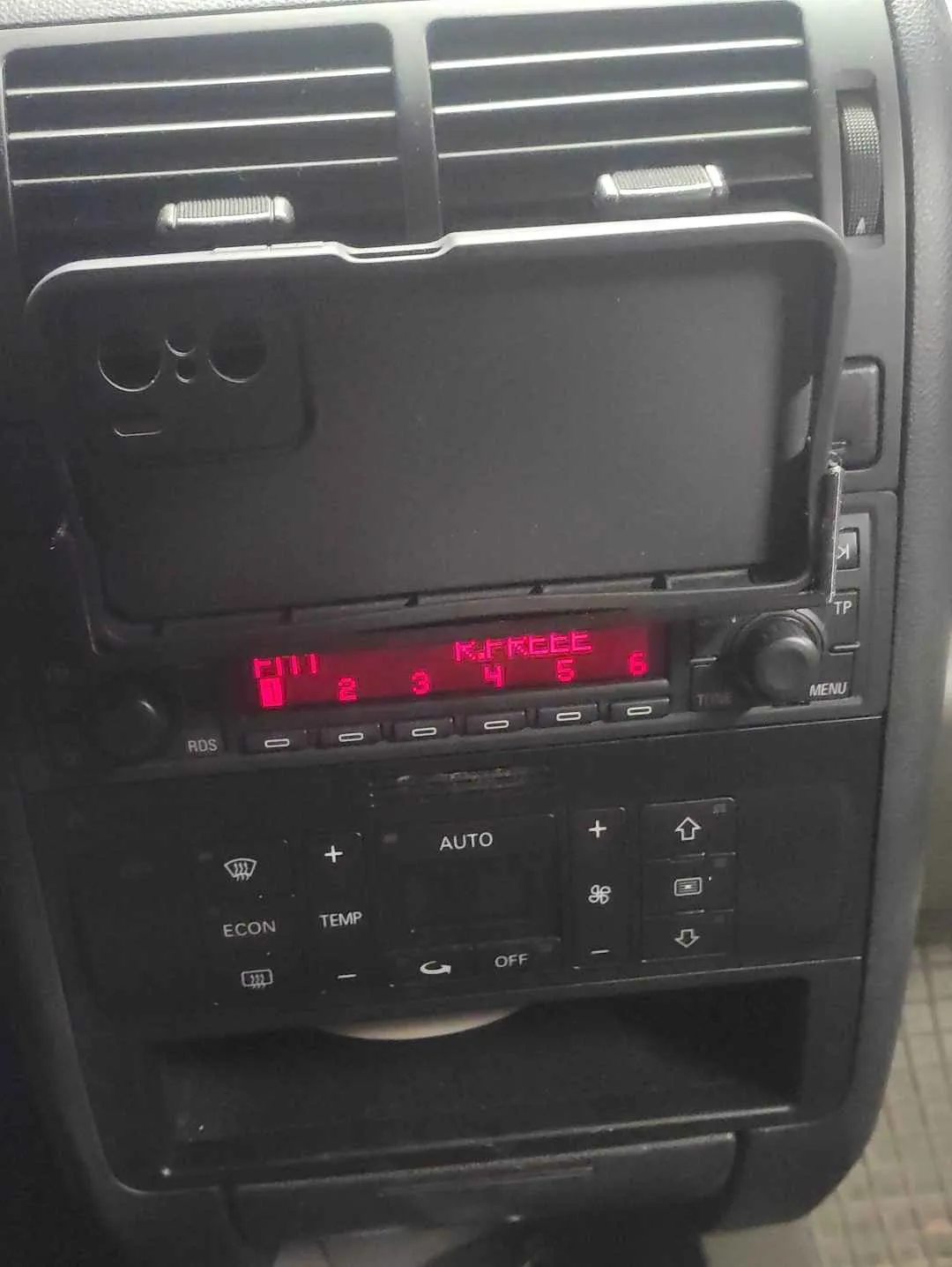 Radio CD Slot Horizontal Car Phone Holder, photo 3 of 3 - Radio CD Slot Horizontal Car Phone Holder Hobby & DIY