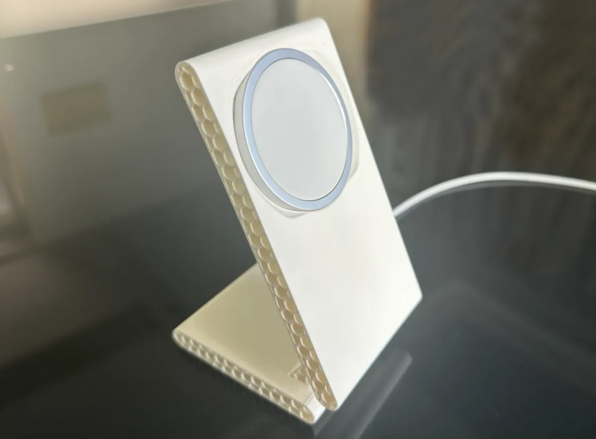 Apple MagSafe Wireless Charger Stand - Electronics, in stock in India