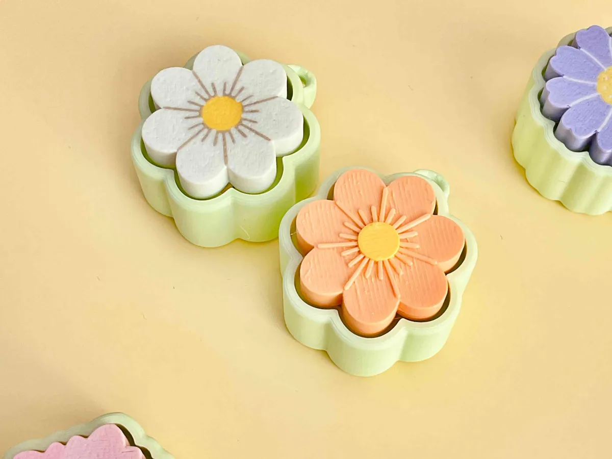 Flower 4, Fidget Clicker Keychain, photo 3 of 4 - Flower 4, Fidget Clicker Keychain Keychains
