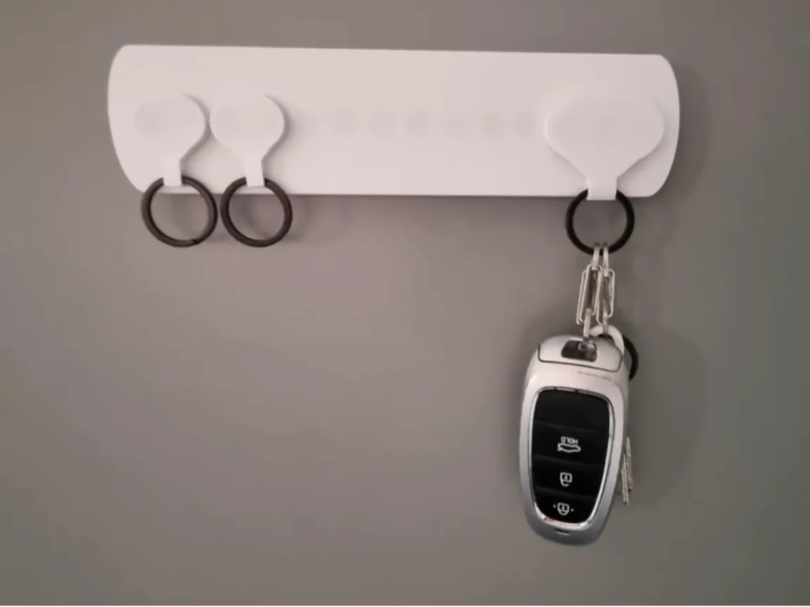 Magnetic Key Holder, Hookless Wall Mount