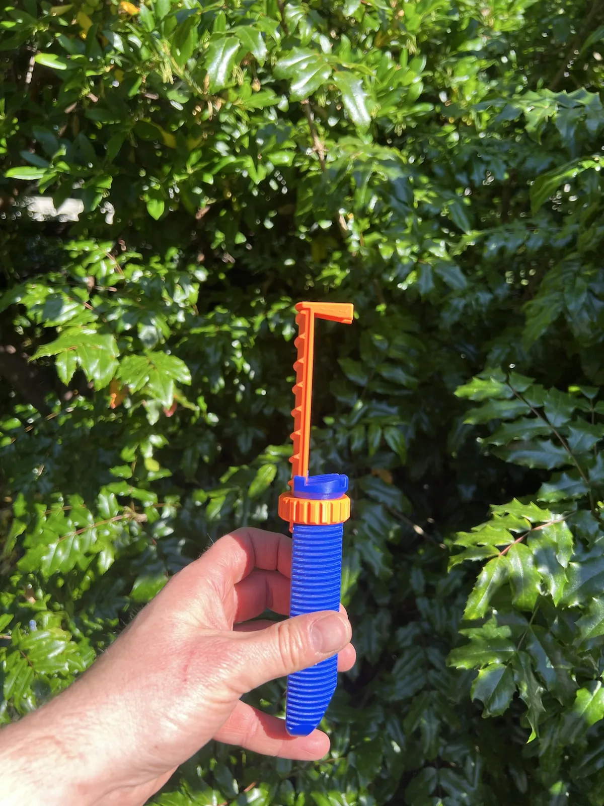 Universal Clamping Phone Grip Handle, photo 3 of 3 - Universal Clamping Phone Grip Handle Mobile & Device Accessories