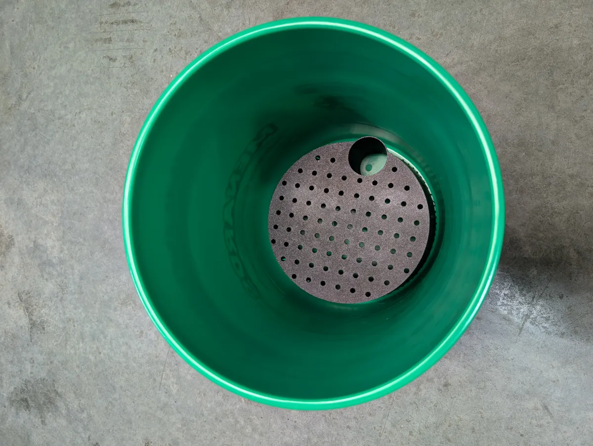 Auto Wicking 5-Gallon Watering System, photo 4 of 4 - Auto Wicking 5-Gallon Watering System Garden & Outdoor