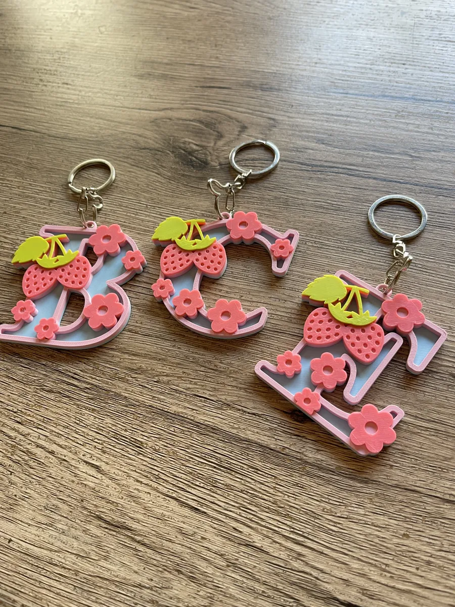 Keychain Strawberry Alphabet A to Z, photo 3 of 4 - Keychain Strawberry Alphabet A to Z Keychains
