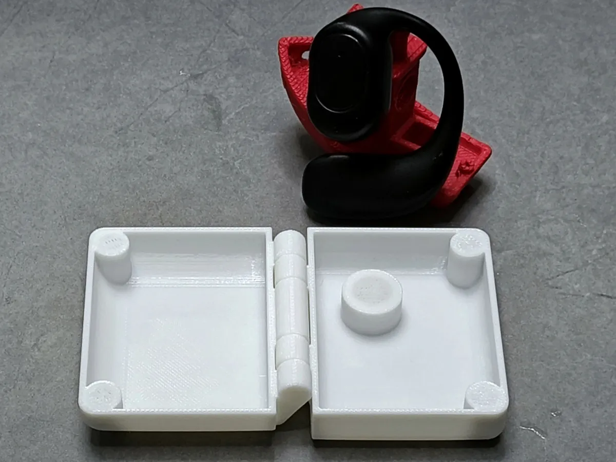 大号无线耳塞的磁吸盒子Magnetic box for large wireless earbuds, photo 4 of 4 - 大号无线耳塞的磁吸盒子Magnetic box for large wireless earbuds Household