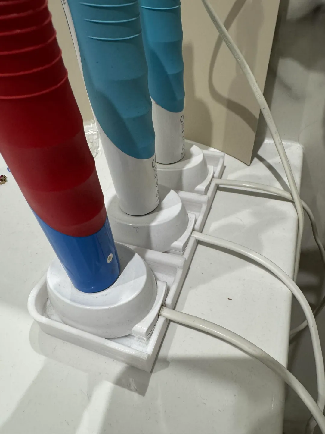 Oral-b Electric Toothbrush Docking Station, photo 3 of 3 - Oral-b Electric Toothbrush Docking Station Bath & Personal Care