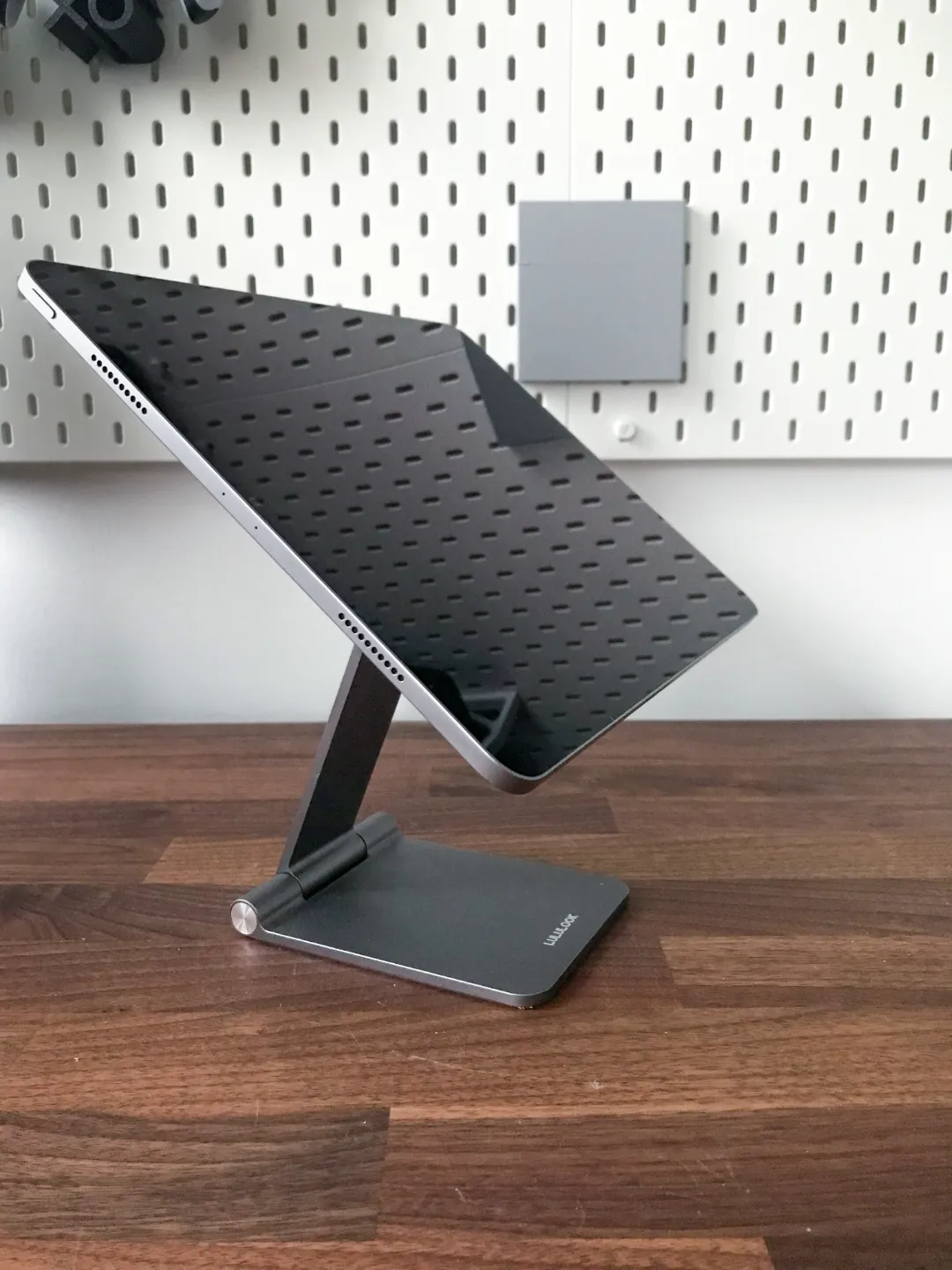 Ipad-lululook-skadis-holder-v1, photo 2 of 4 - Ipad-lululook-skadis-holder-v1 Household